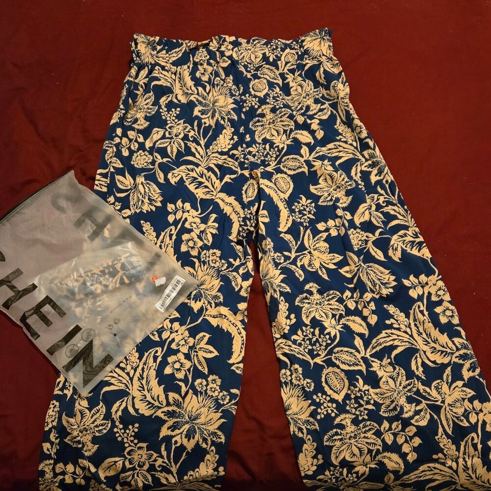 🆕 SHEIN VCAY Plus Size Women's Vacation Floral Printed Wide Leg Casual Pants